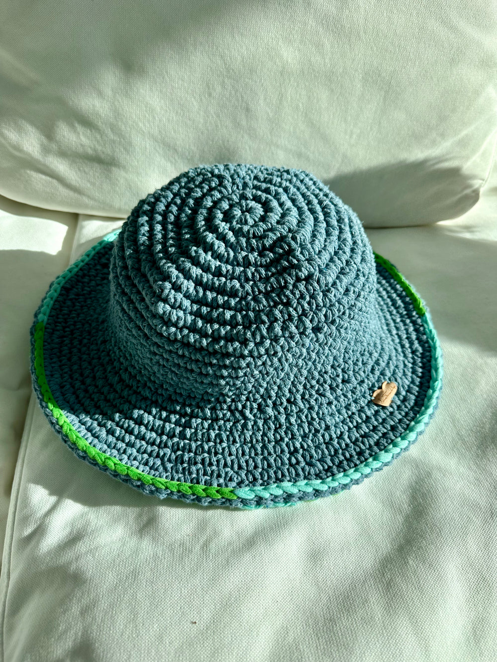 Alexa crochet hat jeans blue with acqua and green